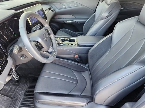 Used 2023 Lexus RX 500h F Sport image 13