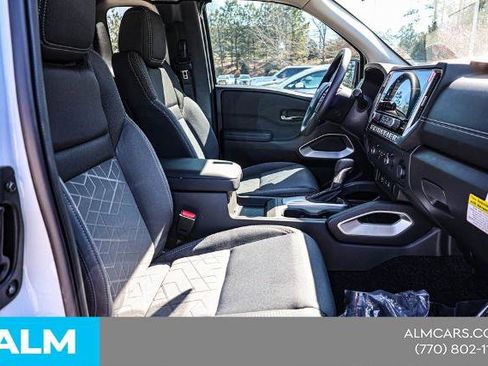 Certified 2025 Nissan Frontier SV RWD image 21