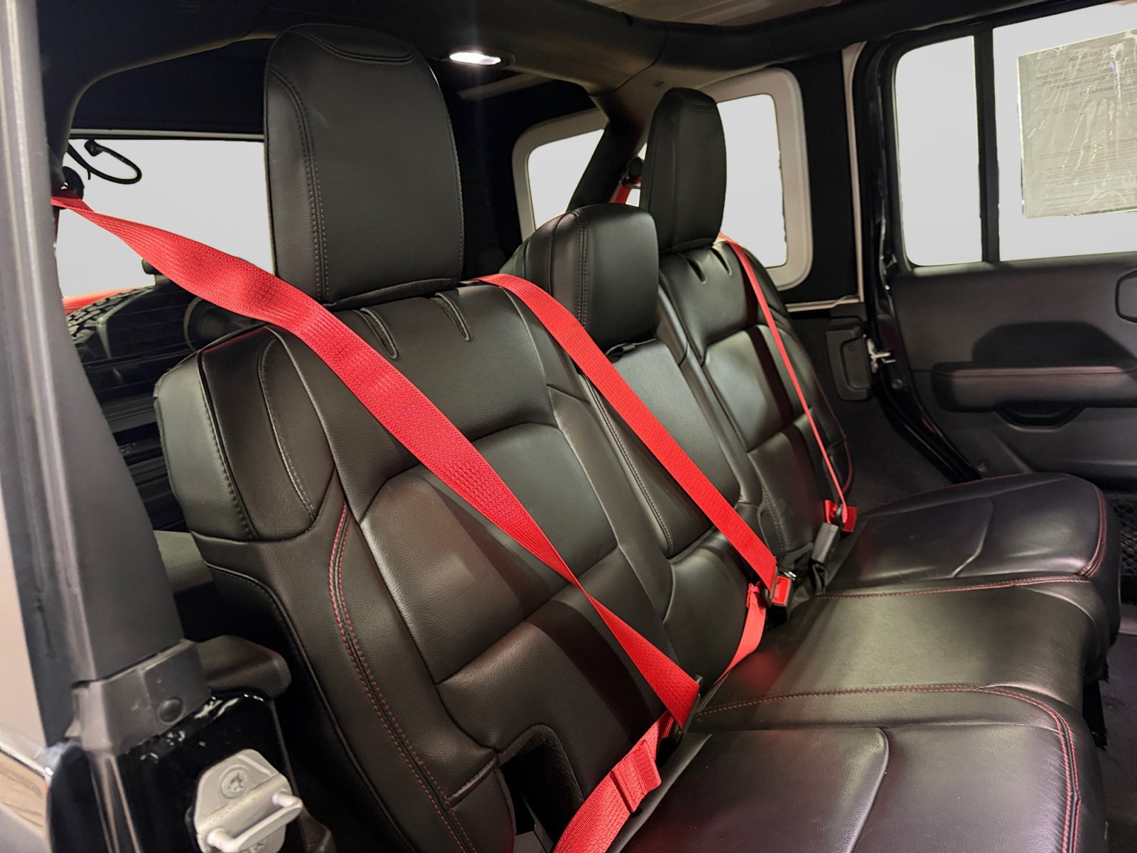 Used 2020 Jeep Wrangler Unlimited Rubicon w/ Quick Order Package 28Y Recon AWD/4WD image 25