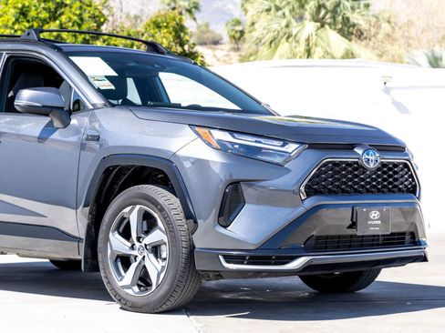 Used 2024 Toyota RAV4 SE AWD/4WD image 3