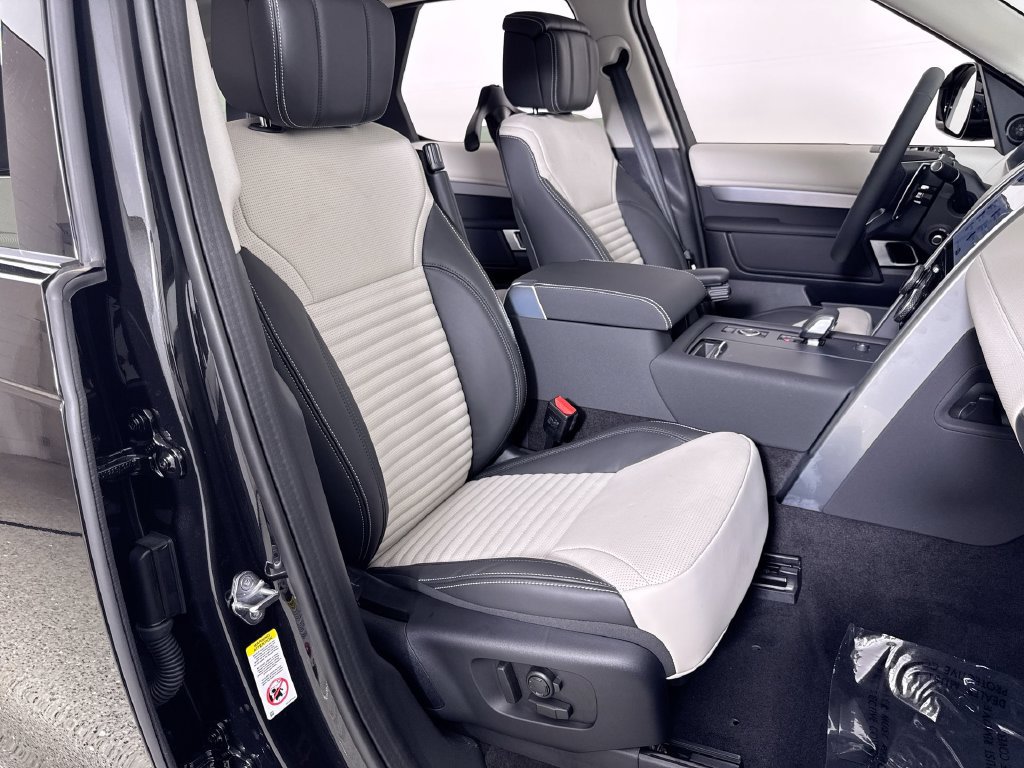 New 2026 Land Rover Discovery Dynamic SE AWD/4WD image 22