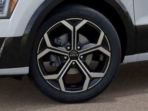 New 2025 Kia Niro SX Touring image 9