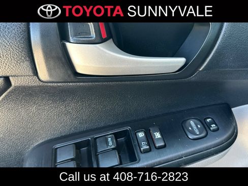 Used 2014 Toyota Camry LE FWD image 15