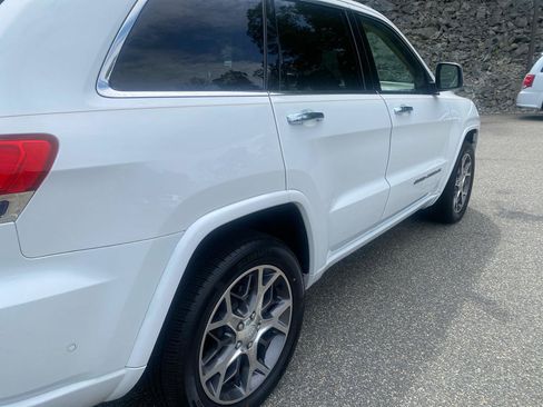 Used 2019 Jeep Grand Cherokee Overland AWD/4WD image 37
