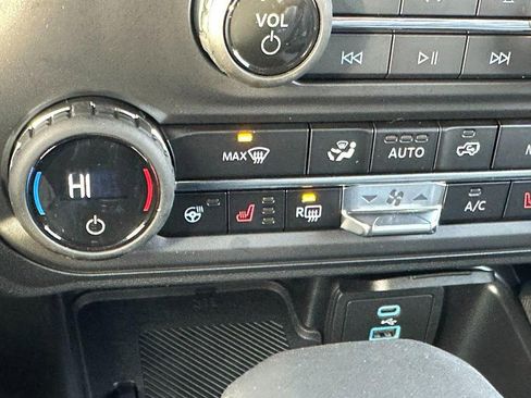 New 2025 Ford Bronco Outer Banks w/ Sasquatch Package image 12