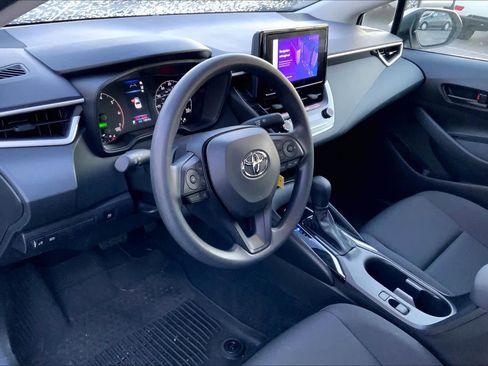 Used 2025 Toyota Corolla LE image 17