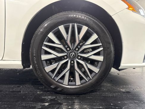 Used 2026 Nissan Altima 2.5 SV AWD/4WD image 9