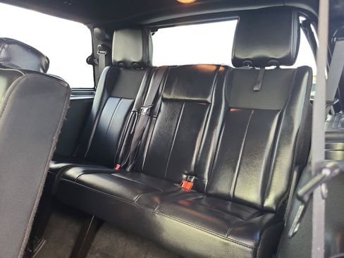 Used 2017 Ford Expedition XLT w/ Equipment Group 202A RWD image 21