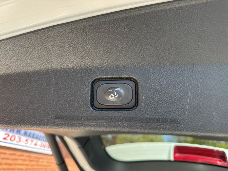 Used 2019 Ford Explorer XLT w/ Equipment Group 202A AWD/4WD image 45