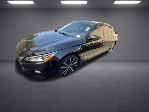 Used 2020 Nissan Altima 2.5 Platinum FWD image 4