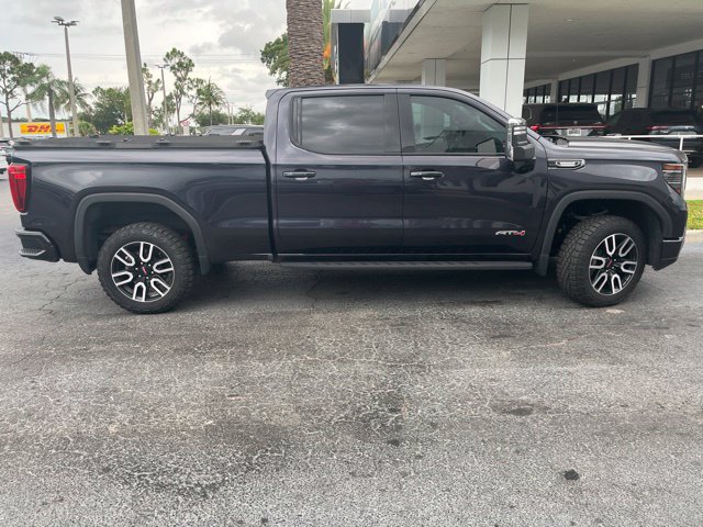 Used 2023 GMC Sierra 1500 AT4 w/ AT4 Premium Package AWD/4WD image 4