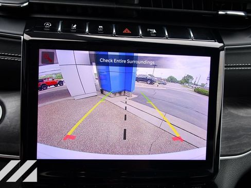 Used 2023 Jeep Grand Cherokee Limited AWD/4WD image 18