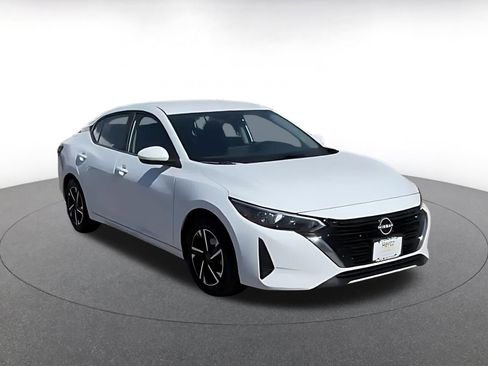 Used 2025 Nissan Sentra SV image 3