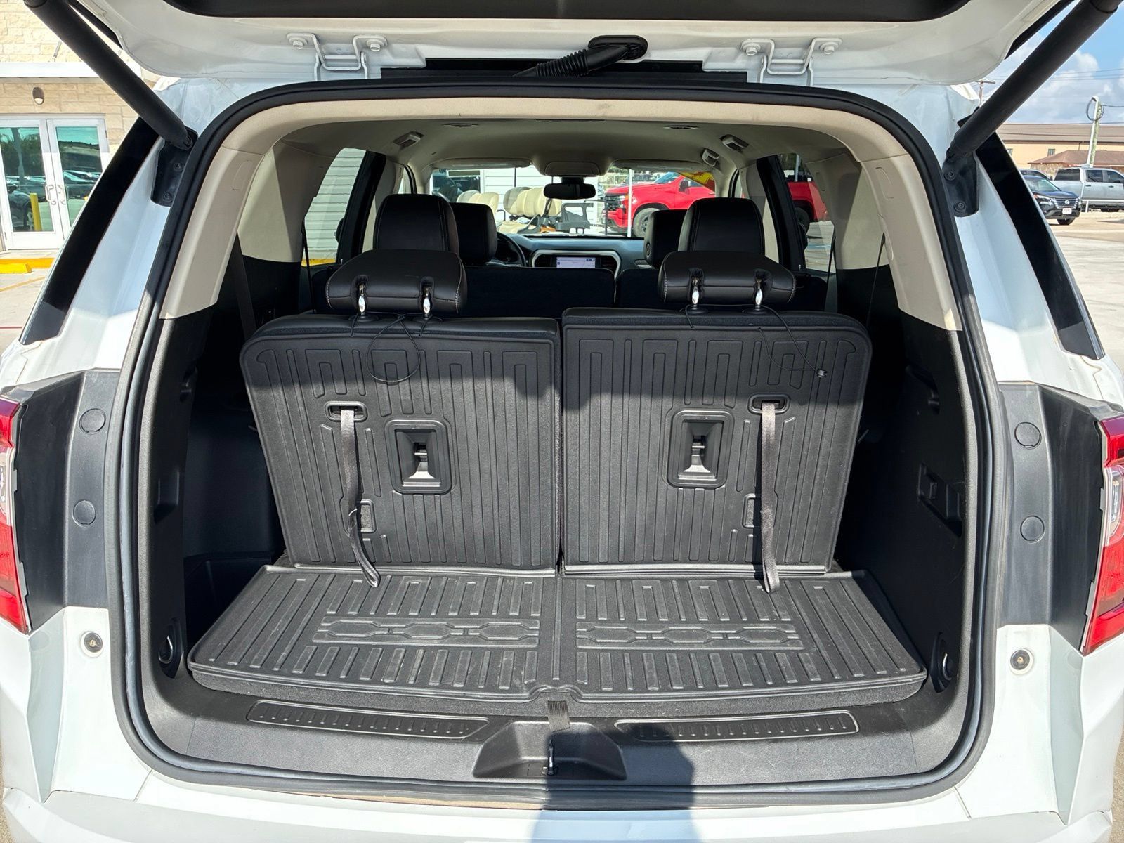 Used 2023 GMC Acadia Denali FWD image 16
