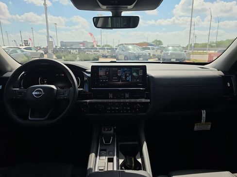 New 2026 Nissan Pathfinder SL FWD image 10