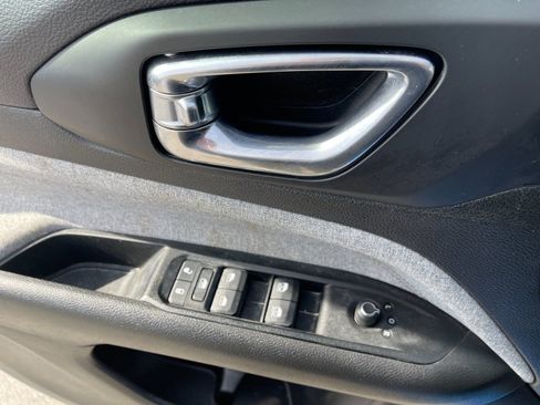 Used 2022 Jeep Compass Latitude image 13