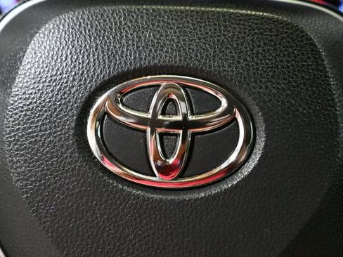 Used 2022 Toyota RAV4 XLE w/ Convenience Package AWD/4WD image 36