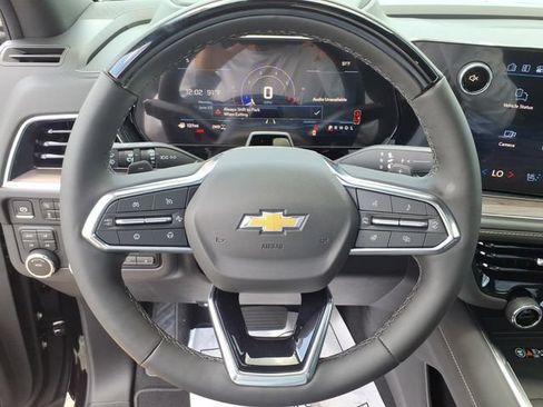 New 2026 Chevrolet Suburban Premier AWD/4WD image 18