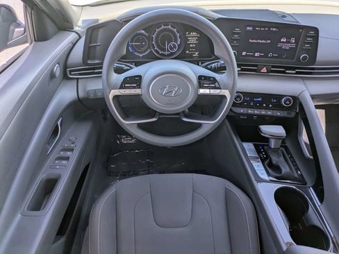 Used 2022 Hyundai Elantra Blue FWD image 14