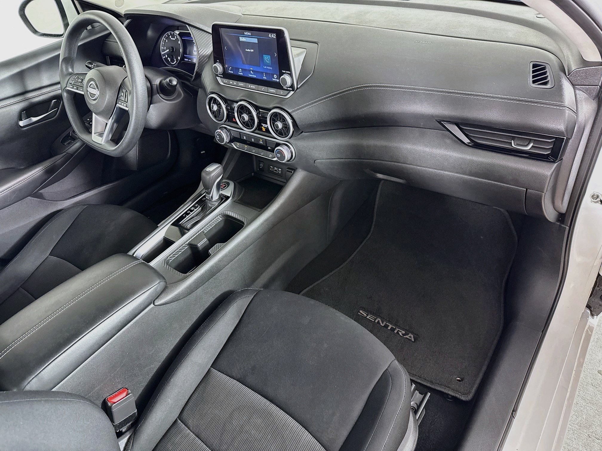 Used 2024 Nissan Sentra SV FWD image 34