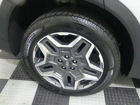 Used 2022 Hyundai Santa Fe Limited AWD/4WD image 17