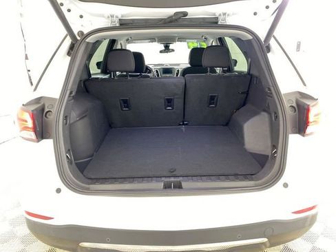 Used 2024 Chevrolet Equinox LT image 30