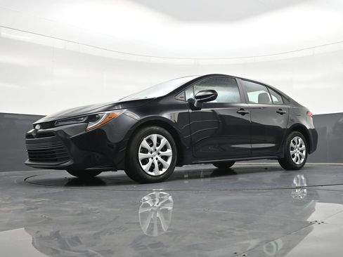 Used 2025 Toyota Corolla LE w/ Convenience Package FWD image 26