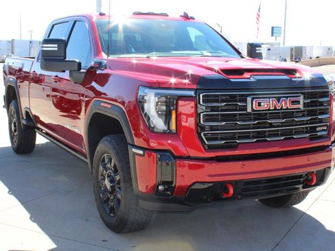 Used 2025 GMC Sierra 2500 AT4 w/ AT4 Premium Plus Package image 4