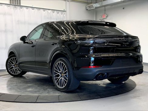 Certified 2023 Porsche Cayenne Coupe AWD/4WD image 3