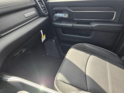 Used 2025 RAM 2500 Laramie AWD/4WD image 14