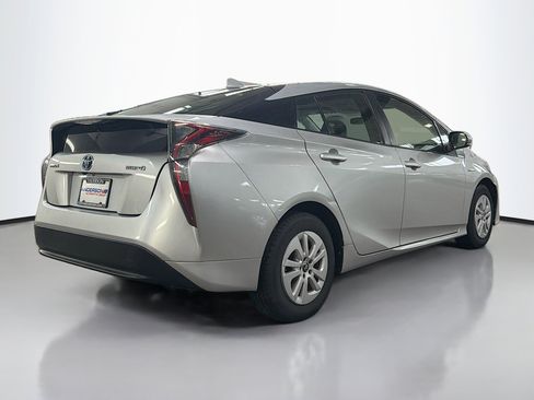 Used 2016 Toyota Prius Two image 2