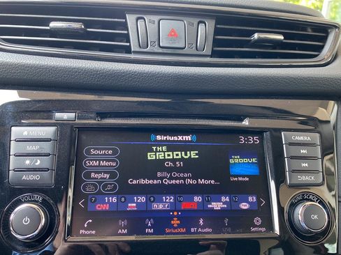 Used 2019 Nissan Rogue SV w/ Premium Package AWD/4WD image 34