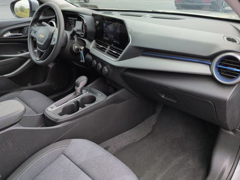 Certified 2024 Chevrolet Trax LS w/ LS Convenience Package FWD image 28