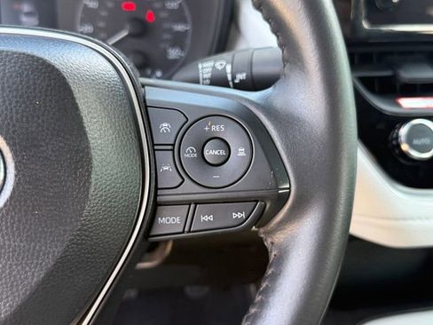 Used 2025 Toyota Corolla SE image 14