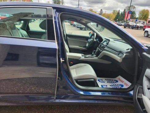 Used 2019 Honda Accord LX image 11