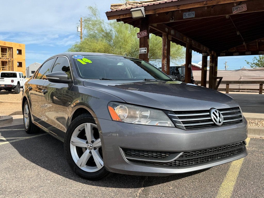Used 2014 Volkswagen Passat 2.5 SE FWD image 2