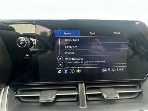 Used 2024 Chevrolet Trax RS FWD image 13