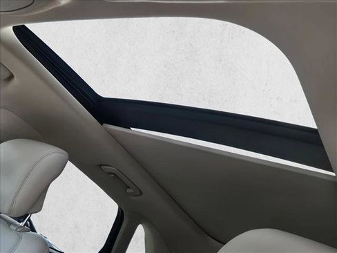 Used 2018 Lincoln MKC Reserve image 15