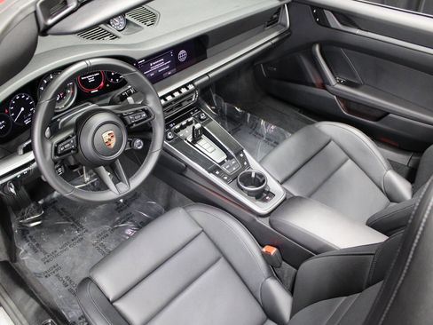 Certified 2024 Porsche 911 Carrera image 4