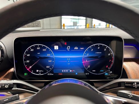 New 2025 Mercedes-Benz GLC 300 4MATIC image 9