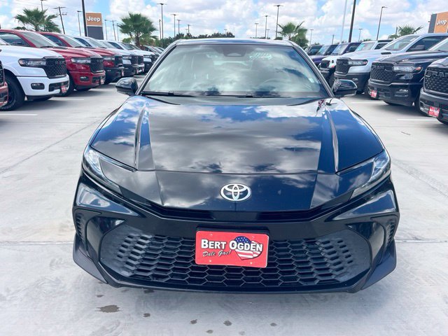 Used 2025 Toyota Camry SE FWD image 2