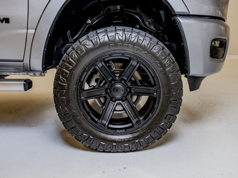 Used 2025 RAM 1500 Laramie w/ Sport Appearance Package AWD/4WD image 12
