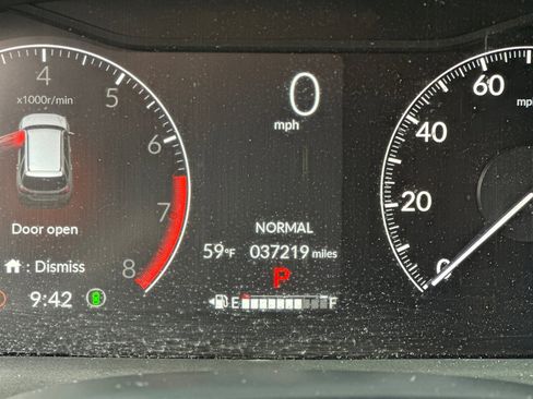 Certified 2024 Honda Pilot Touring image 27