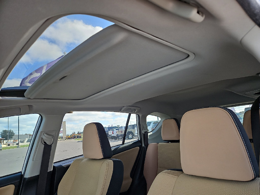 Used 2017 Toyota RAV4 XLE FWD image 21