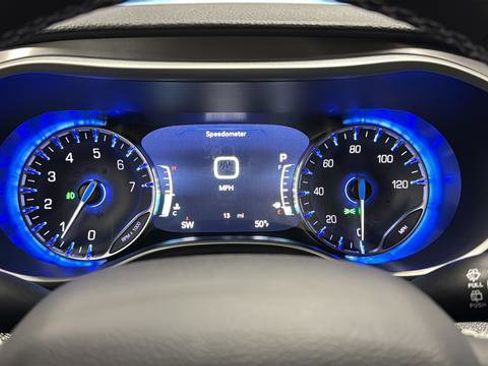 New 2026 Chrysler Pacifica Select image 16