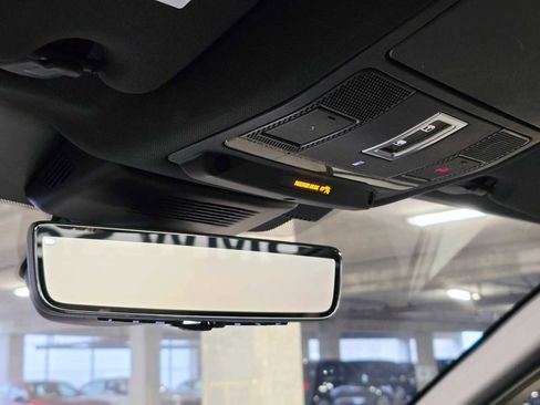 Used 2020 Land Rover Discovery Sport SE R-Dynamic image 17