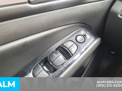 Used 2024 Nissan Altima 2.5 SR FWD image 34