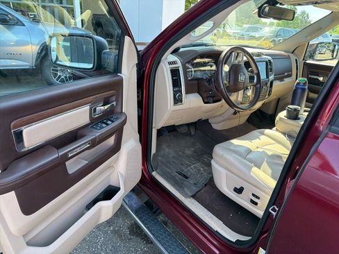 Used 2018 RAM 1500 Laramie w/ Convenience Group AWD/4WD image 14