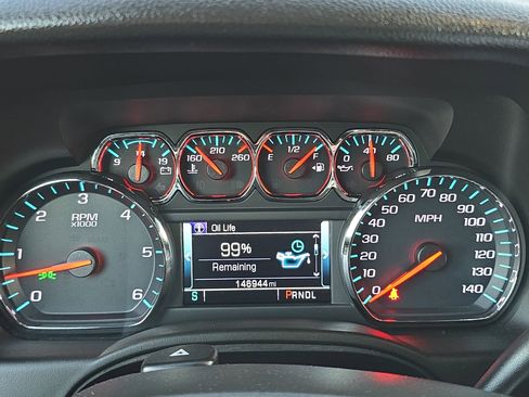 Used 2019 Chevrolet Suburban LT image 20