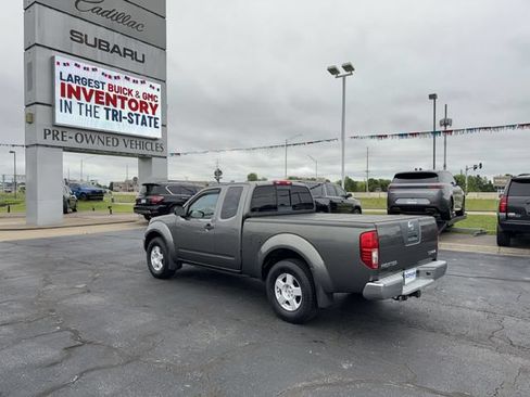 Used 2007 Nissan Frontier SE w/ SE Value Truck Pkg AWD/4WD image 3